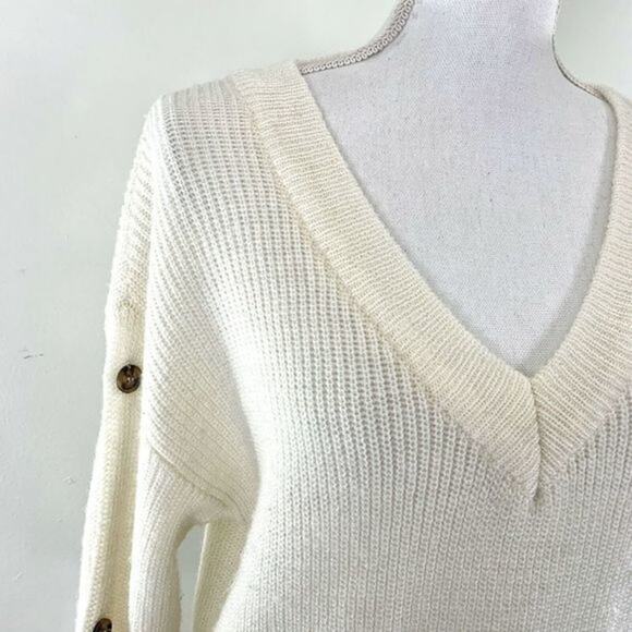 FEW MODA NEW YORK Sweater Size S Button Sleeve Crop Cream White - Picture 2 of 4
